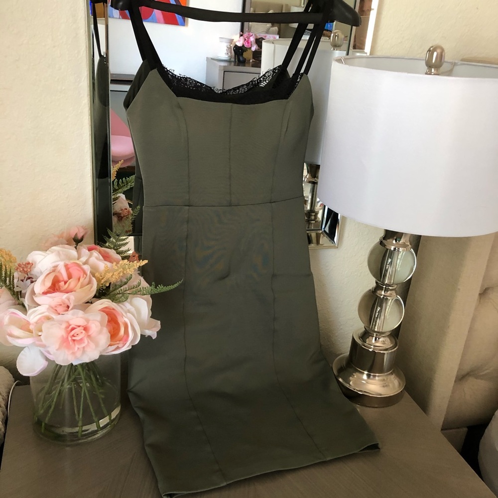 Bebe Ryleigh dress in Dusty Olive